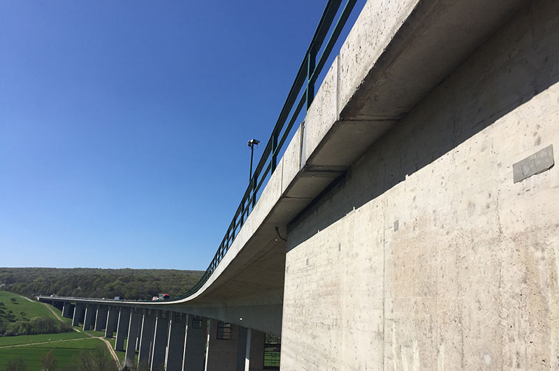 Autobahnbrücke A61